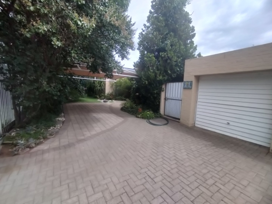 5 Bedroom Property for Sale in Universitas Free State